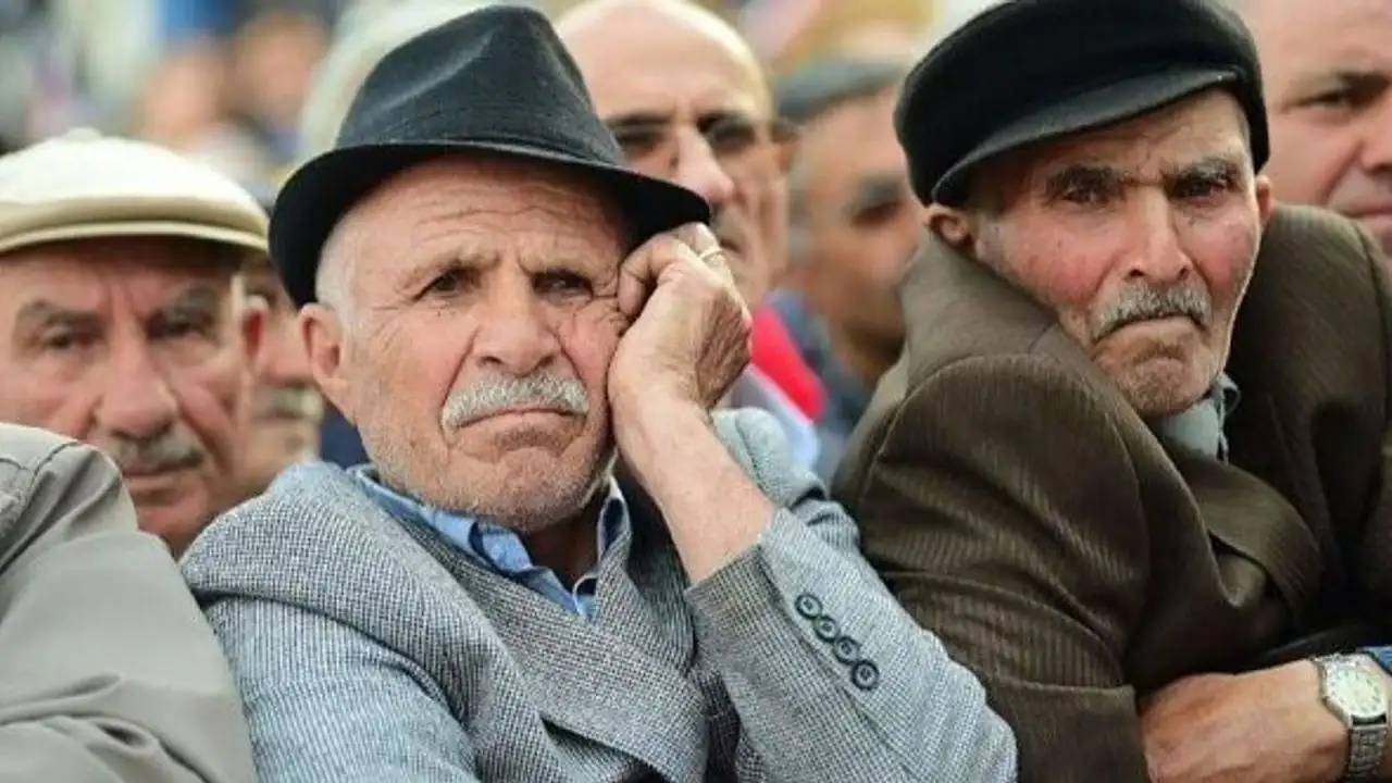 Emekli maaşlarında yeni dönem iddiası: Özgür Erdursun seçim sürecine dikkat çekti
