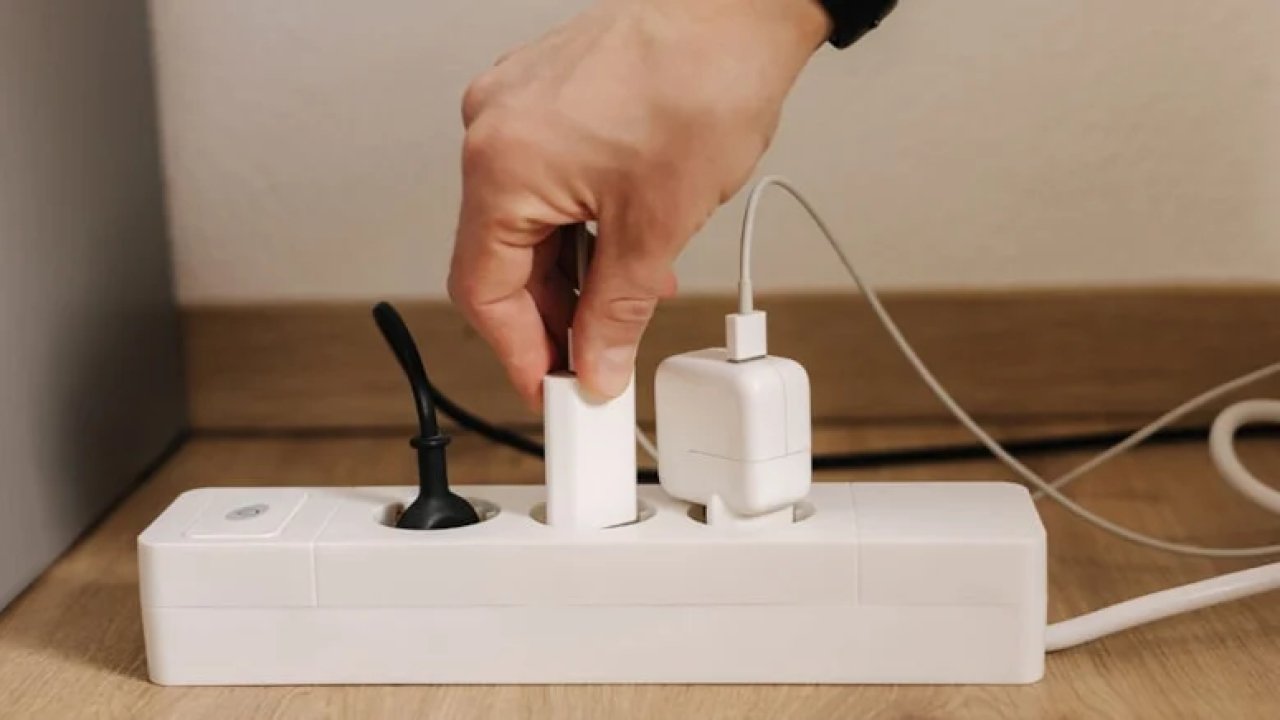Uzmanlardan Elektrik Uyarısı: Ev Yangınlarına Karşı Dikkat Çağrısı